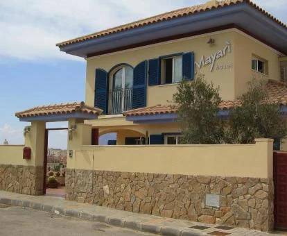 Edificio de este acogedor hotel rural perfecto para disfrutar del entorno.