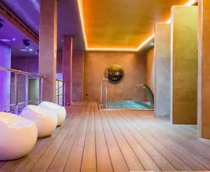 Instalaciones de bienestar del centro de spa del hotel.
