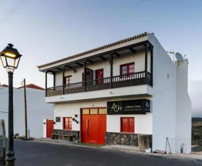 Edificio de este establecimiento de apartamentos solo para adultos.
