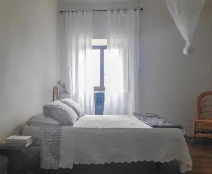 Una de las acogedoras habitaciones de este bed and breakfast solo para adultos.