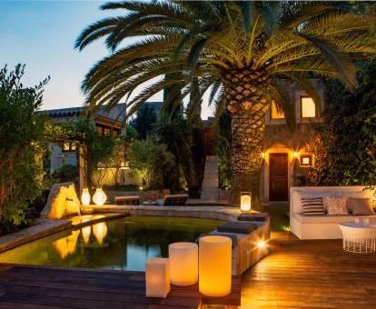 Pequeño oasis de relajación y bienestar al aire libre de estilo marroquí.