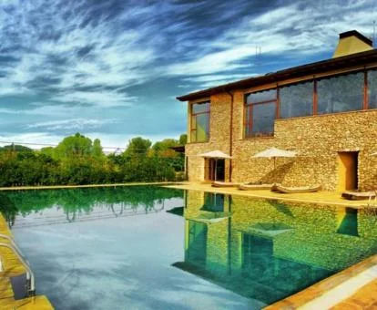 Espectacular piscina con vistas de este hotel con encanto.