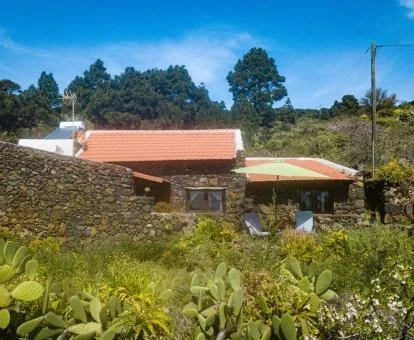 Acogedora a casa rural independiente en un tranquilo entorno rural para desconectar.