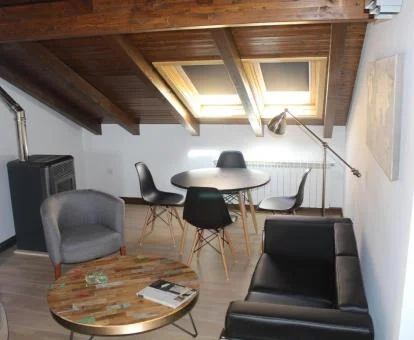 Sala de estar de uno de los apartamentos de este establecimiento.