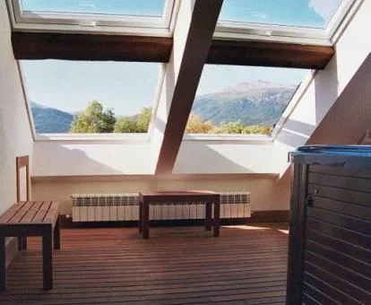 Agradable espacio con jacuzzi y vistas a las montañas perfecto para relajarte y recargar las pilas.