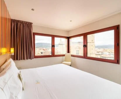 Una de las hermosas habitaciones con bellas vistas de este hotel boutique.