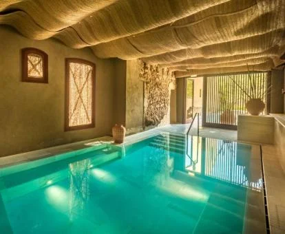 Piscina cubierta del centro de bienestar de este precioso hotel.