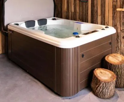 Fabuloso jacuzzi privado de uno de los apartamentos del establecimiento.