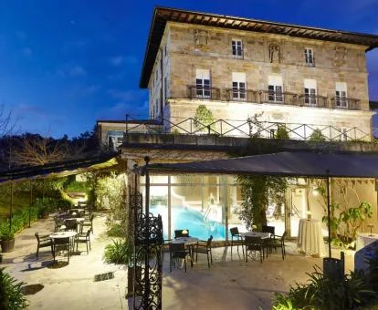 Edificio de este bello hotel boutique con zonas exteriores.