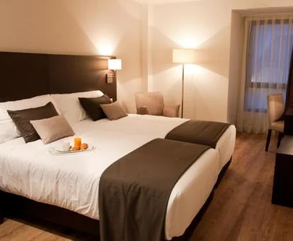 Una de las cómodas habitaciones de estilo moderno del hotel.