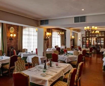 Elegante salón comedor de este coqueto parador.