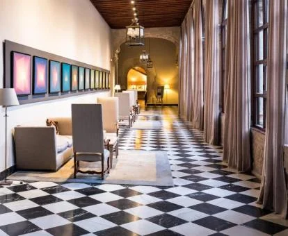 Uno de los elegantes espacios de uso compartido de este hotel boutique de lujo.