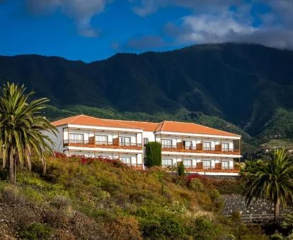 Edificio de este precioso parador en un bello entorno rural.