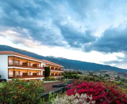 Edificio de este parador en un maravilloso entorno rural para descansar.