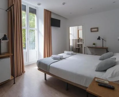 Una de las cómodas habitaciones dobles con vistas de este hotel boutique.