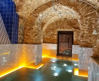 Agradable zona de aguas del centro de spa de este hotel.