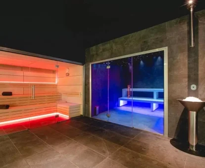 Elegante centro de bienestar con sauna.