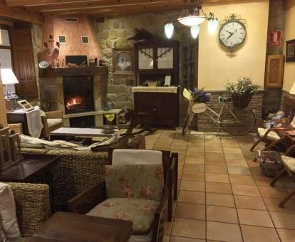 Salón compartido con chiemena de esta acogedora posada.