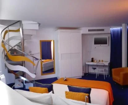 Una de las habitaciones coloridas de este hotel boutique.