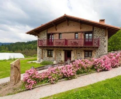 Edificio de este precioso hotel rural rodeado de naturaleza.