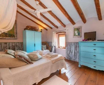Una de las hermosas habitaciones de este acogedor hotel rural.