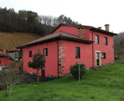 Precioso hotel rural rodeado de naturaleza e ideal para disfrutar del ecoturismo.