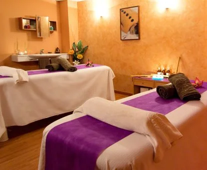 Sala para masajes y tratamientos del centro de bienestar del hotel.