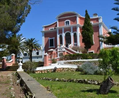 Preciosa casa señorial de este agroturismo ideal para disfrutar de la naturaleza.
