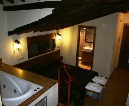 Apartamento deluxe con bañera de hidromasaje privada de este establecimiento.