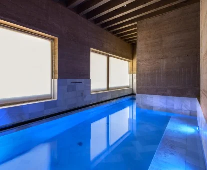 Piscina cubierta del spa del hotel.