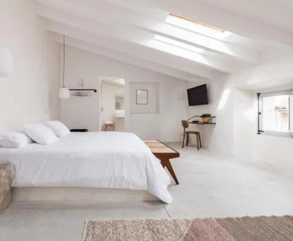 Una de las luminosas habitaciones dobles de este hotel boutique.