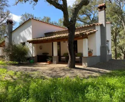 Una de las casas independientes de este establecimiento rural rodeado de naturaleza.