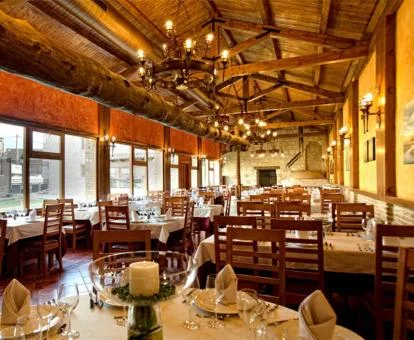 Precioso comedor interior de esta preciosa posada rural.