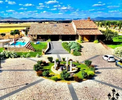 Maravilloso alojamiento rural con piscina en medio del campo.